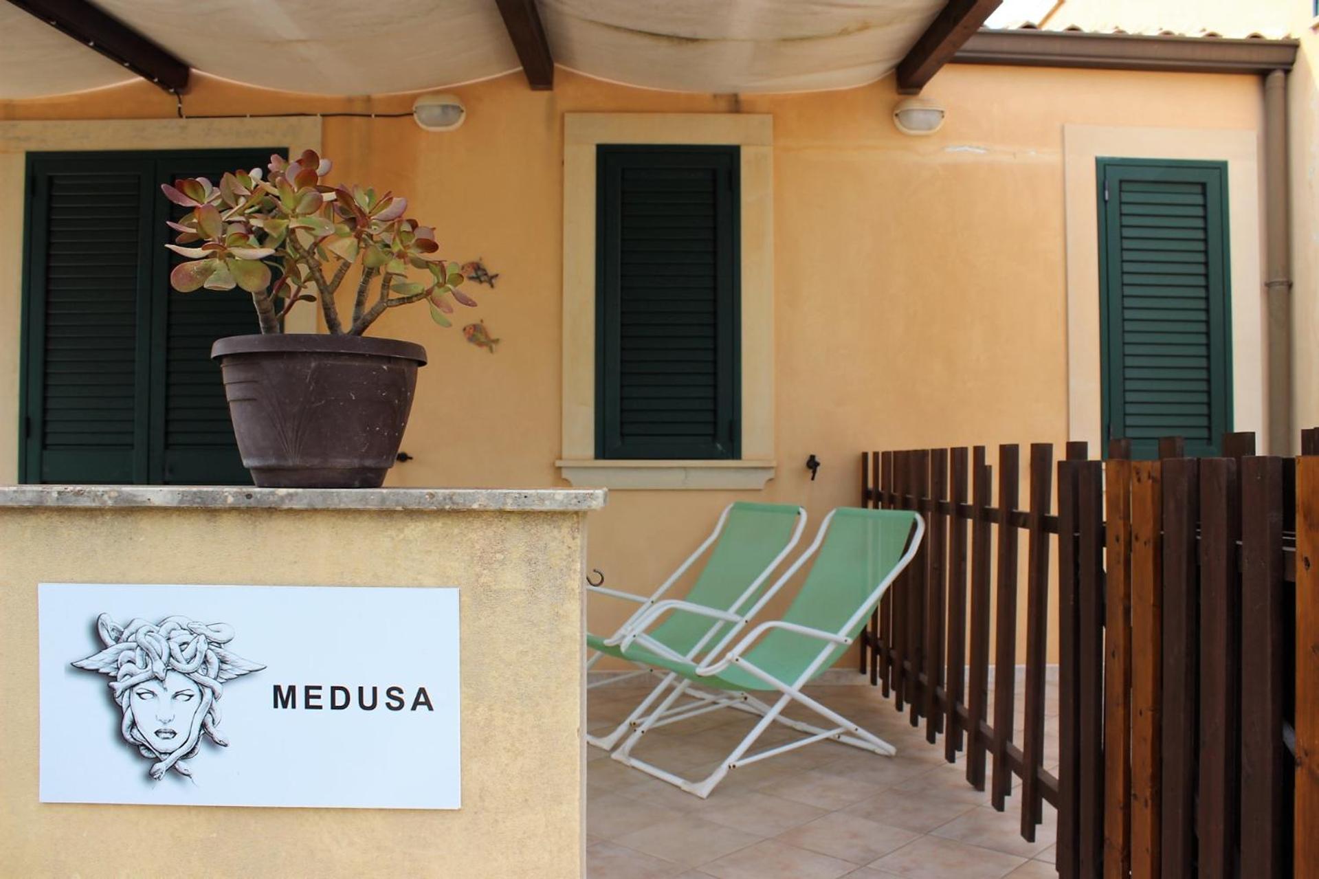 Medusa MDNA Marina di Modica Ruang foto